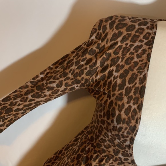 Urban Outfitters Cheetah Print V-Neck Midi Dress NWT - Picture 3 of 10